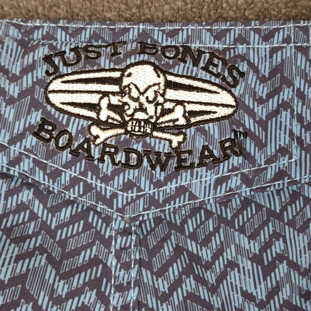 JUST BONES BOARDWEAR Mens Swim Trunks Shorts Blue Chevron Print‎ Size 38 M